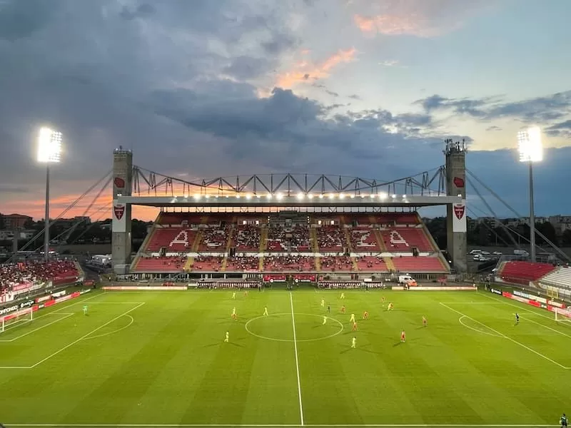 Brianteo - Sân nhà nơi chất chứa nhiều kỷ niệm của đội bóng