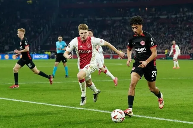 Màn so tài Eintracht Frankfurt vs Ajax